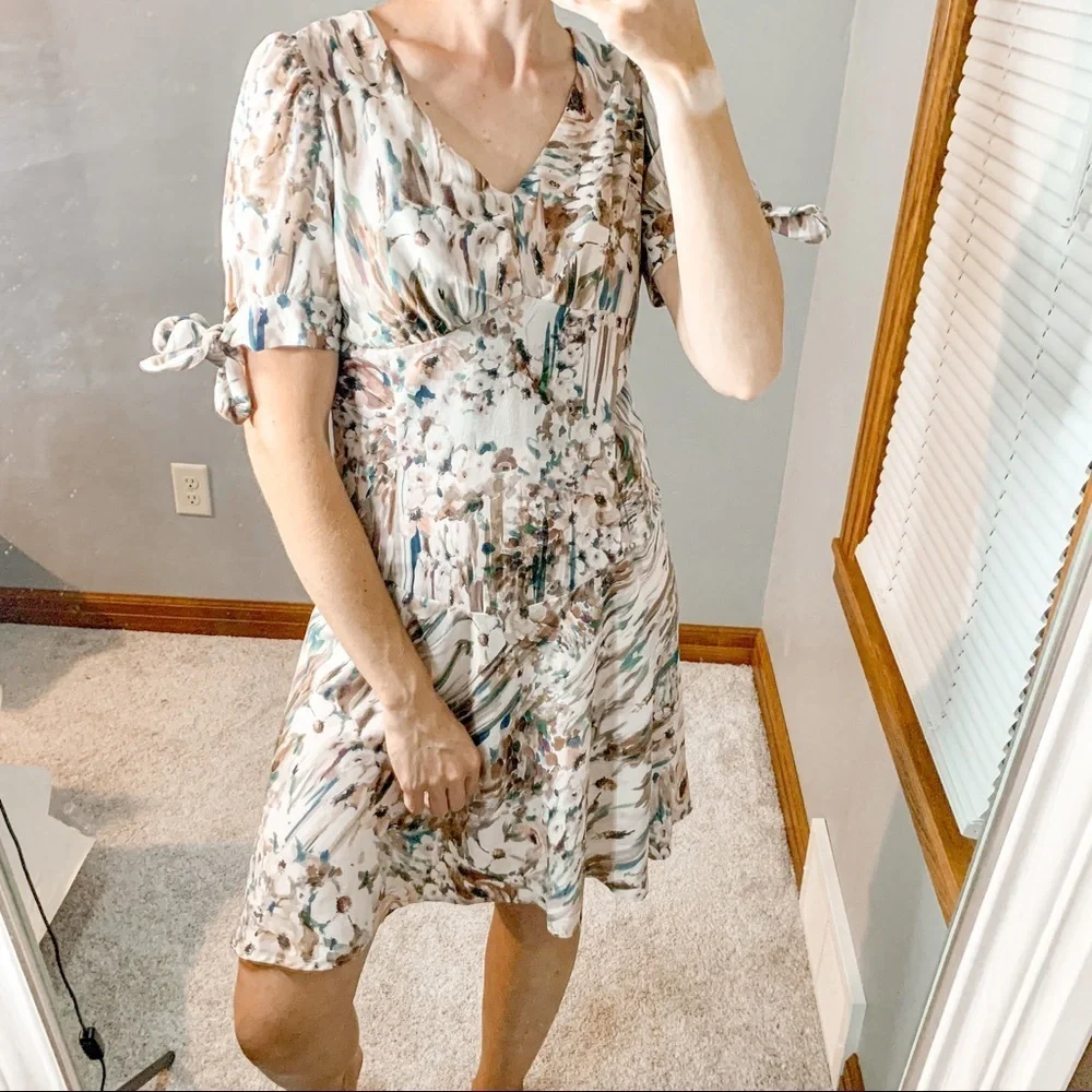 Adele Fado 100% Silk Floral Dress - Picture 2 of 8